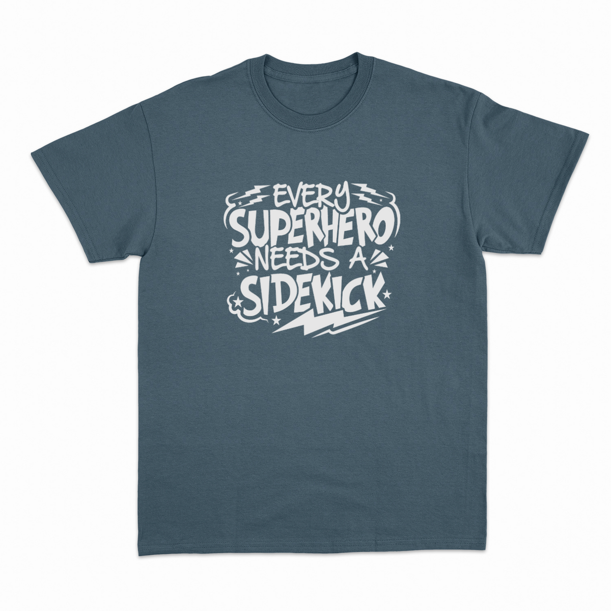 Superhero Needs a Sidekick T-shirt – Sjov statement T-shirt – produktbillede 15