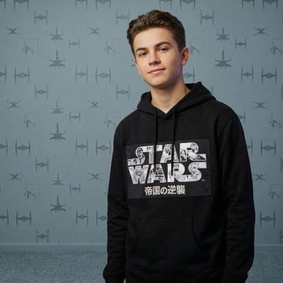 Hoodie på model forfra
